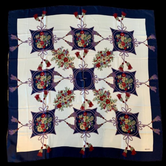 Gucci Floral and Tassel-print Silk Shawl in Ivory - Picture 3 of 9